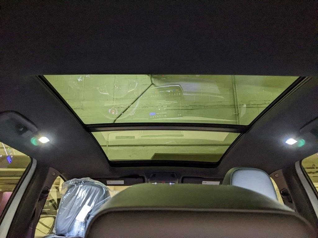 New 2026 Volkswagen Tiguan SE R-Line image 13