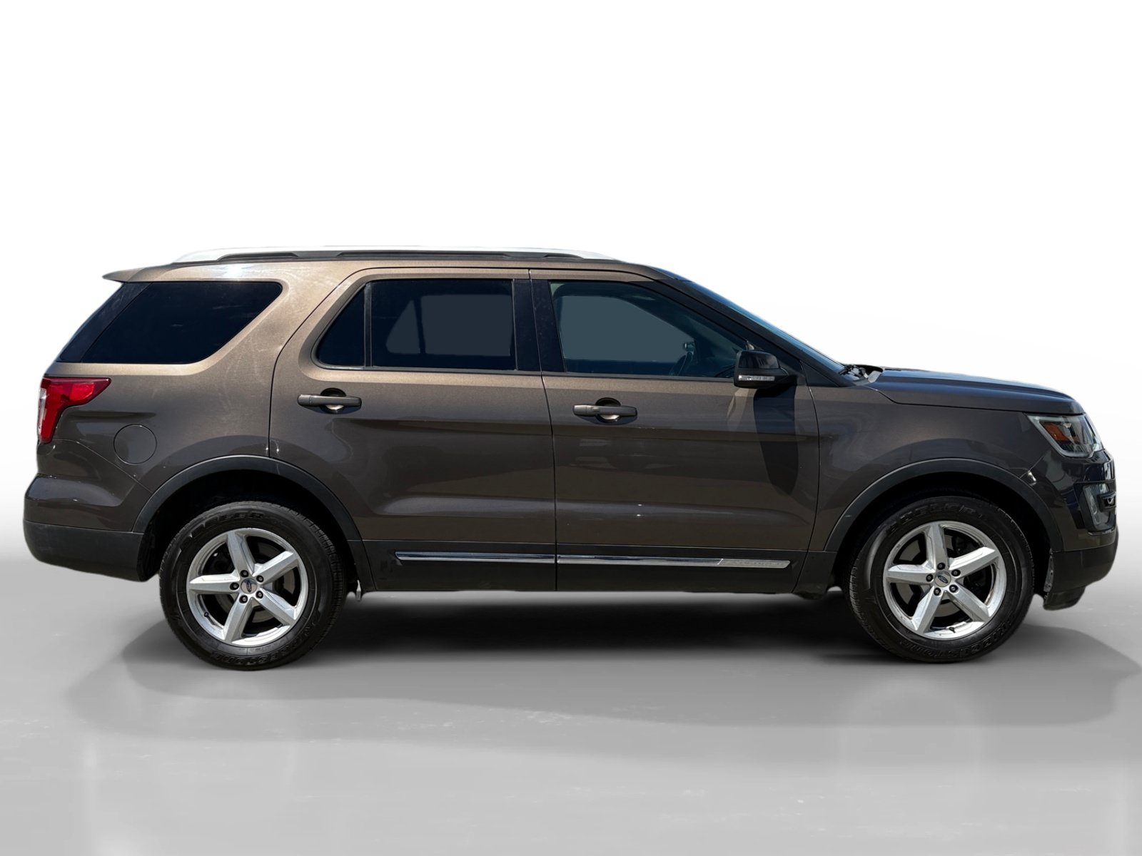 Used 2016 Ford Explorer XLT AWD/4WD image 6