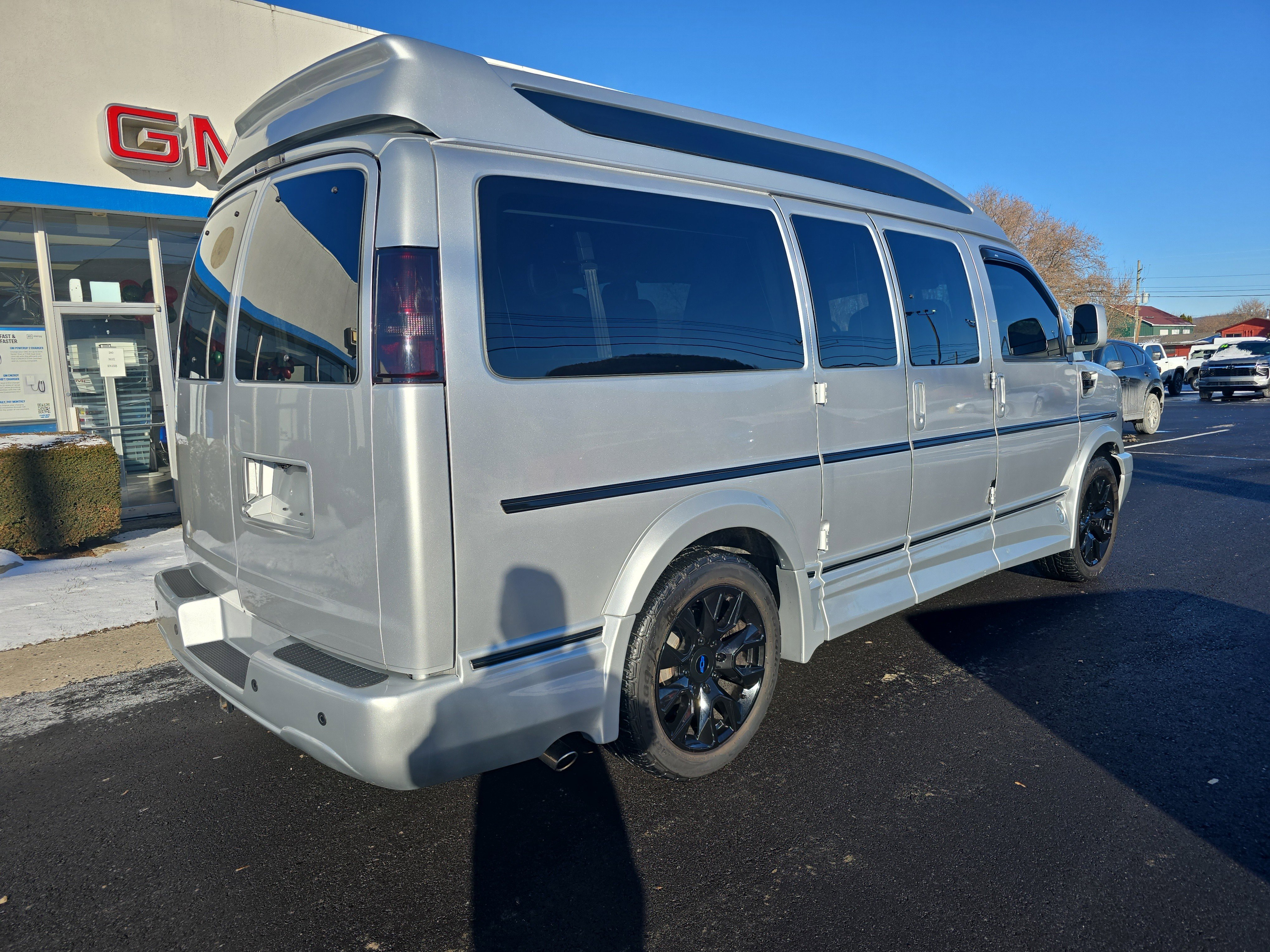 Used 2021 Chevrolet Express 2500 LS w/ Enhanced Convenience Package video 3