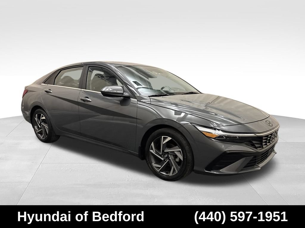 Used 2024 Hyundai Elantra SEL w/ Convenience Package FWD image 3
