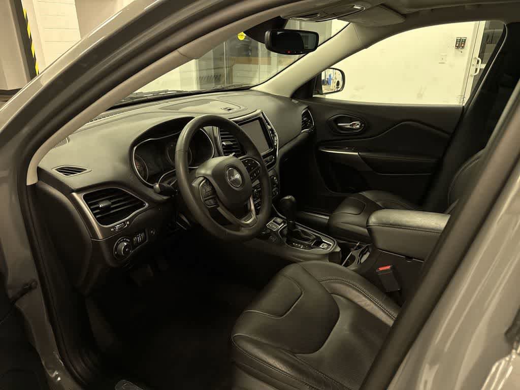 Used 2021 Jeep Cherokee Limited w/ Elite Package AWD/4WD image 33
