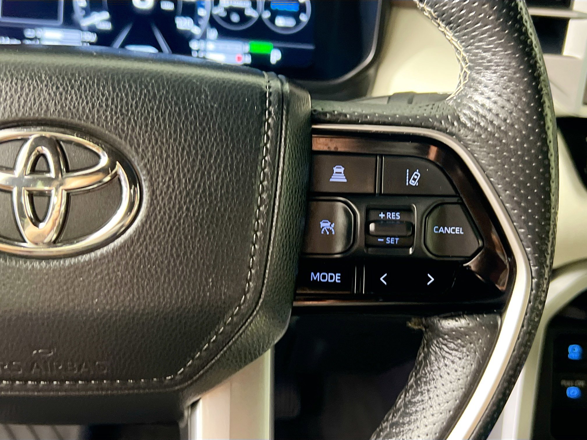 Used 2024 Toyota Tundra Capstone AWD/4WD image 19