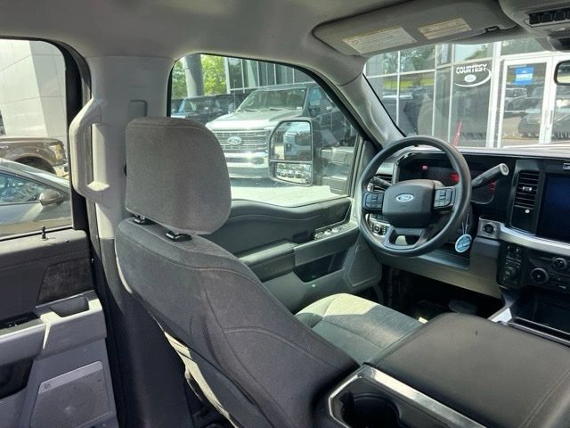 Used 2024 Ford F250 XLT w/ Black Appearance Package AWD/4WD image 6