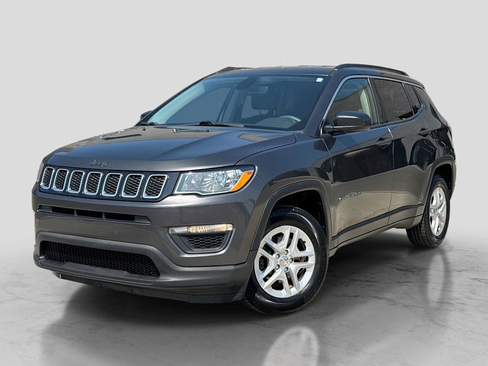 Used 2019 Jeep Compass Sport FWD image 1