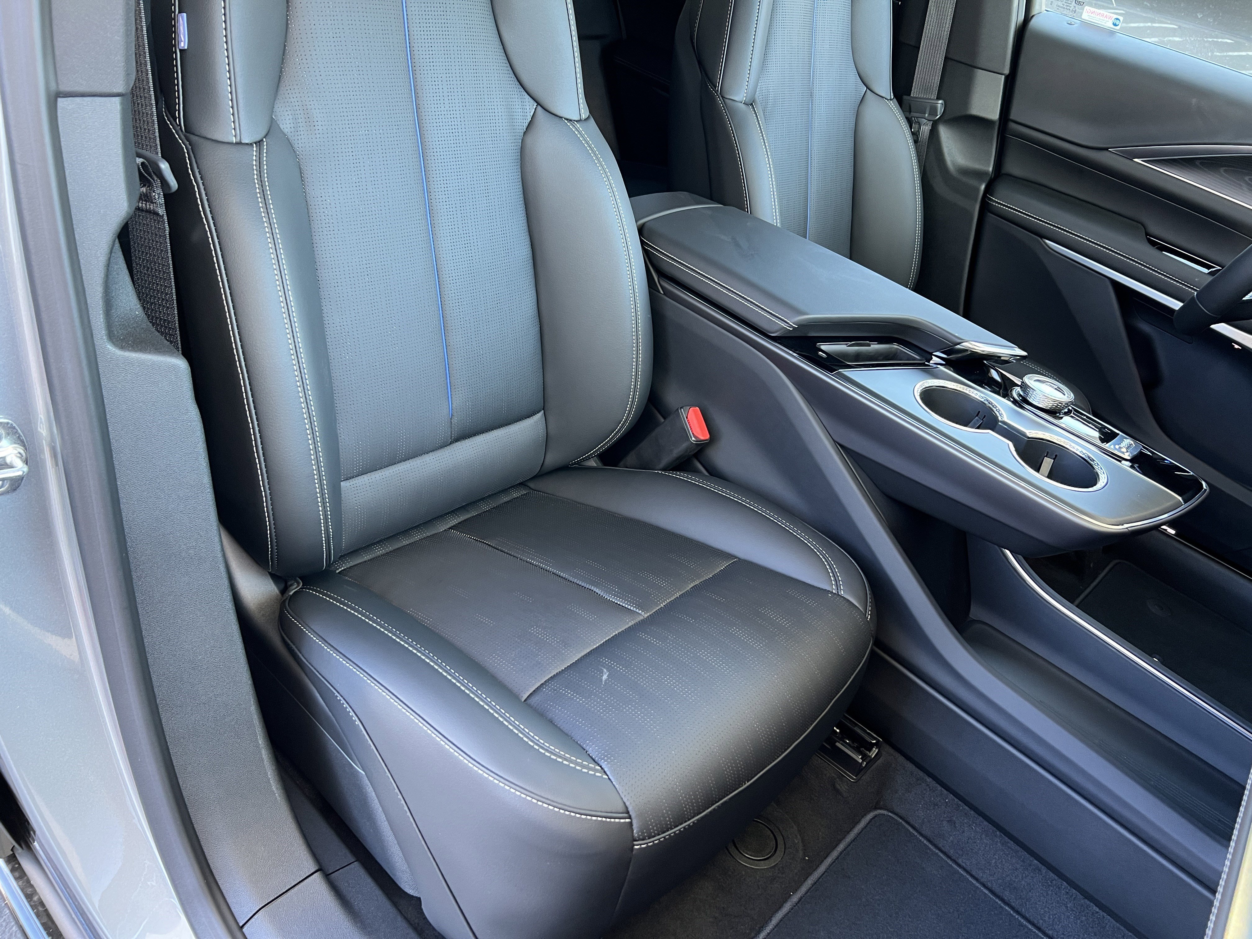 New 2026 Cadillac Lyriq V image 25