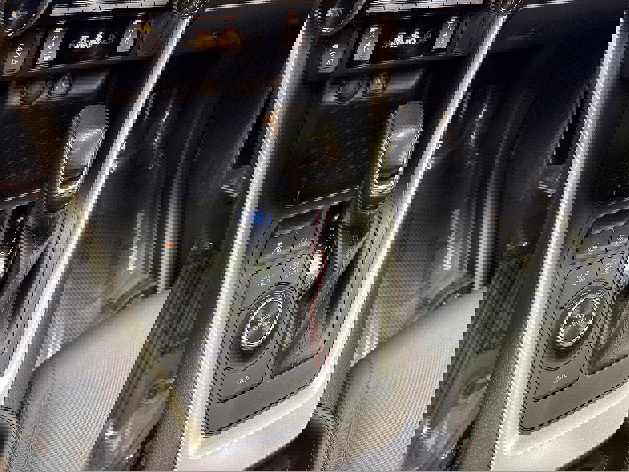 Used 2023 Toyota RAV4 SE w/ Weather & Moonroof Package image 37