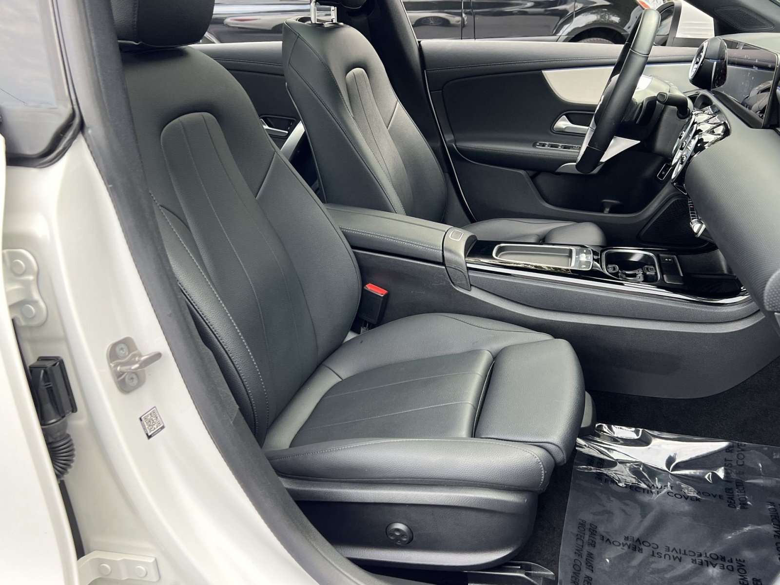 Certified 2025 Mercedes-Benz CLA 250 4MATIC image 32