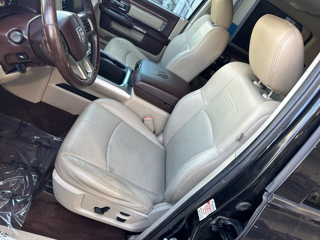 Used 2017 RAM 1500 Laramie RWD image 22