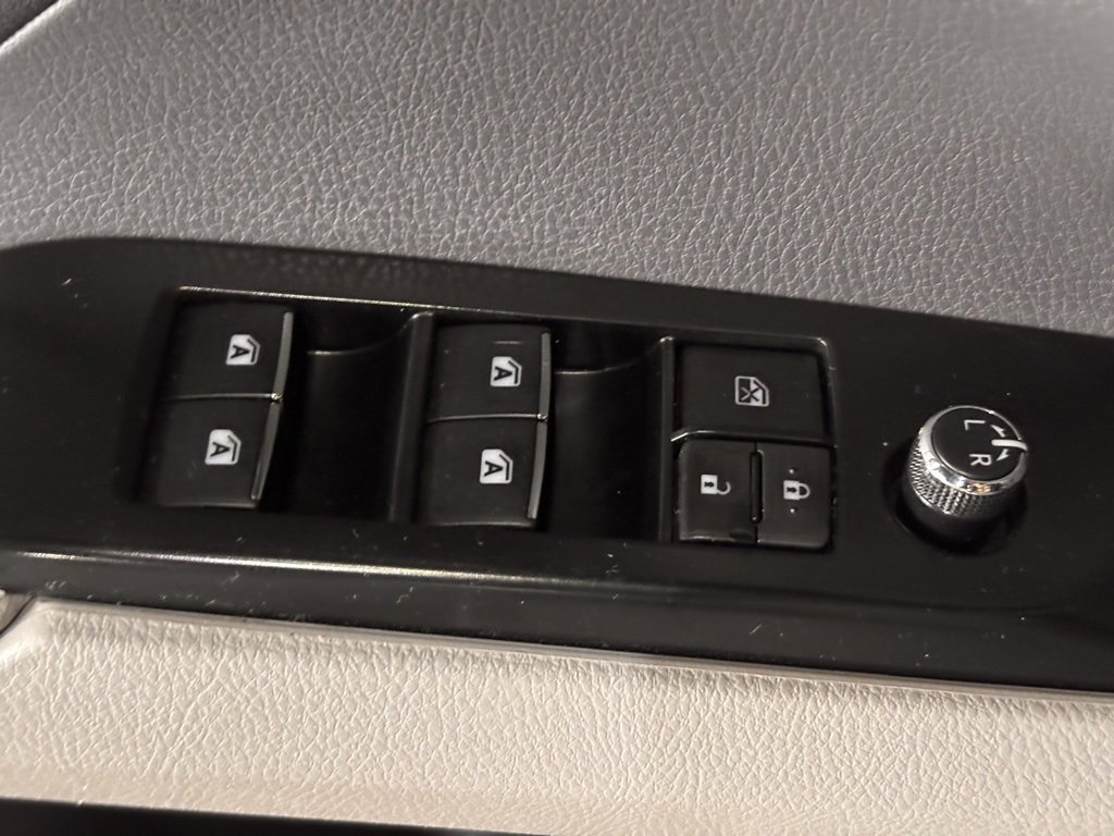 Used 2018 Toyota Camry XLE w/ Audio Package image 12