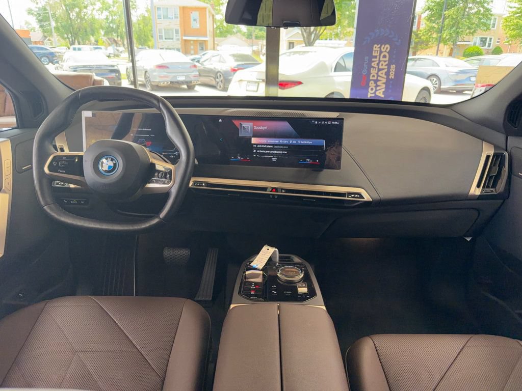Used 2023 BMW iX xDrive50 w/ Sport Package AWD/4WD image 37
