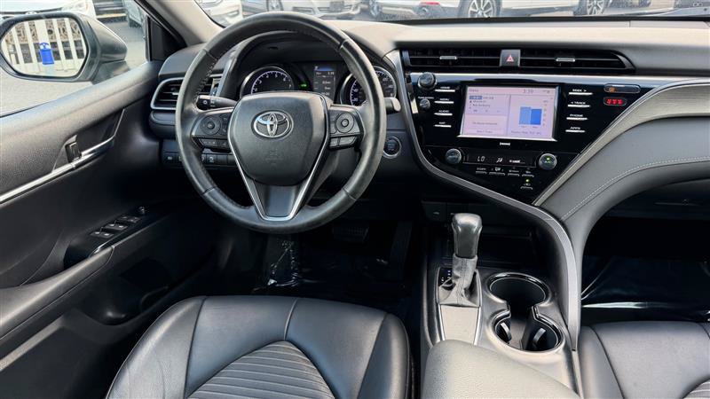 Used 2020 Toyota Camry SE w/ Convenience Package FWD image 18