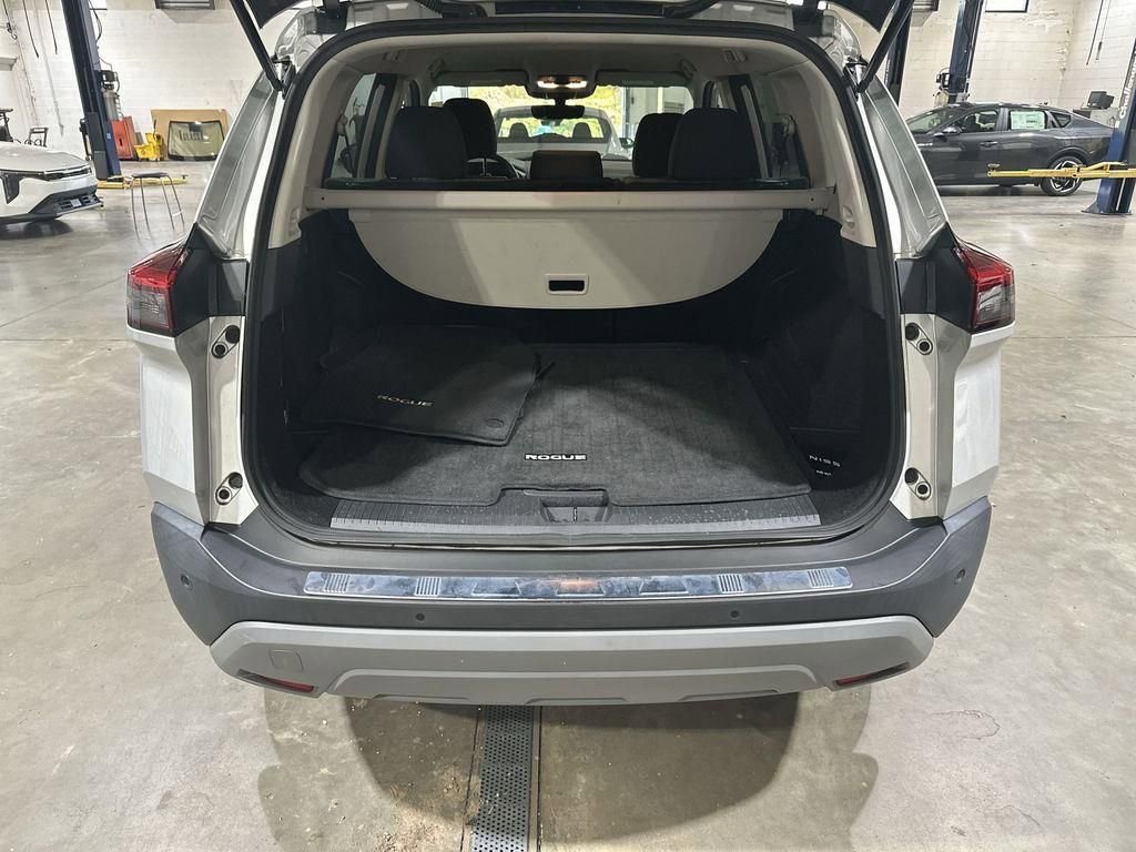 Used 2022 Nissan Rogue SV image 20