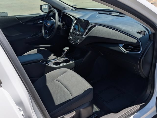 Used 2021 Chevrolet Malibu LS FWD image 9