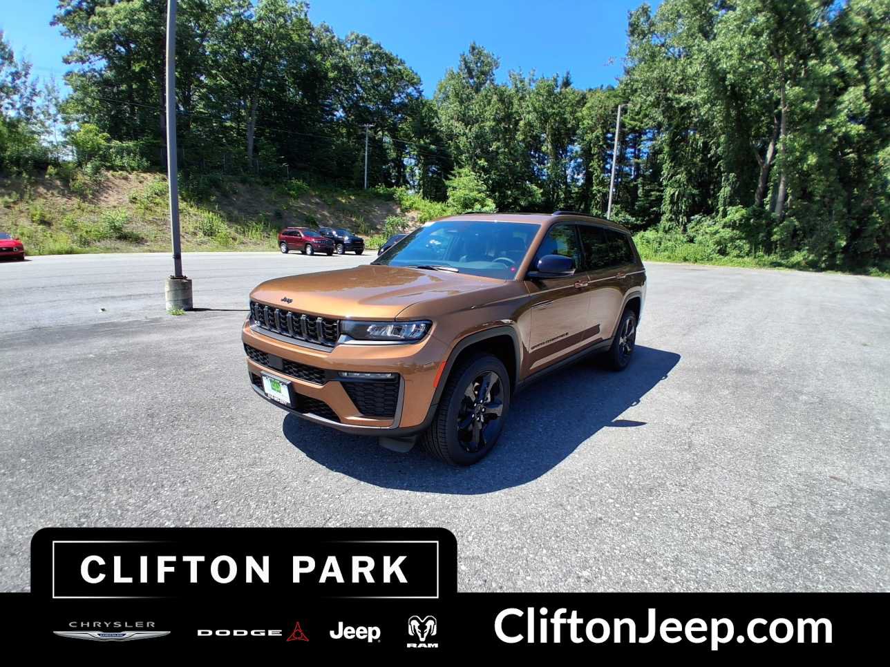 New 2026 Jeep Grand Cherokee L Limited w/ Limited Altitude Package AWD/4WD image 1