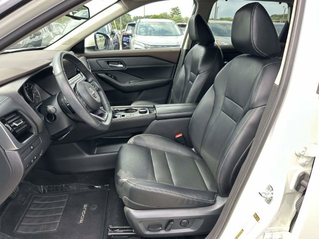 Used 2023 Nissan Rogue SL AWD/4WD image 16