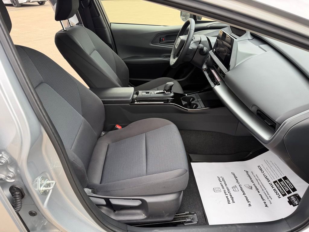 Used 2024 Toyota Prius LE image 37