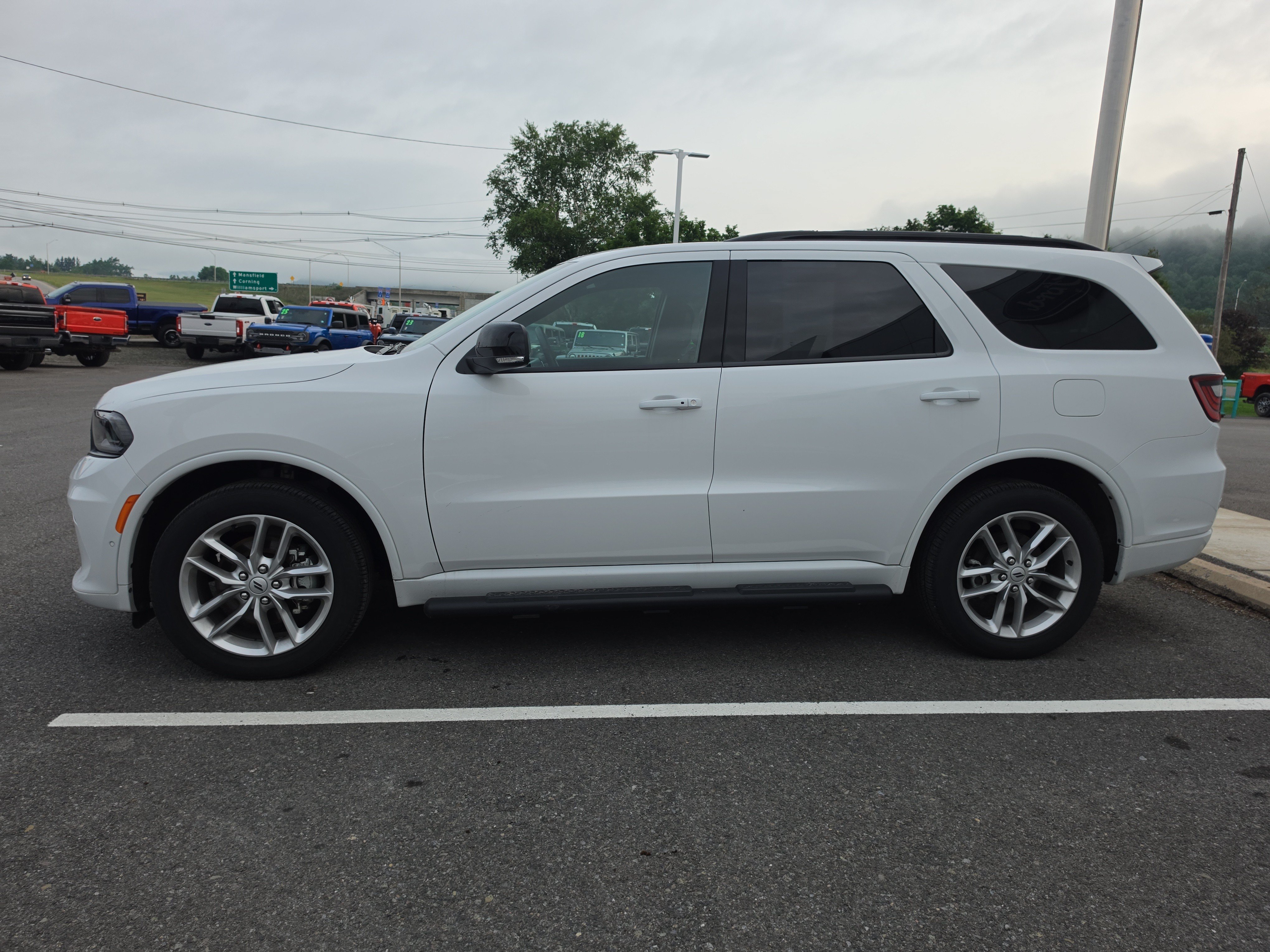 Used 2025 Dodge Durango GT AWD/4WD image 7