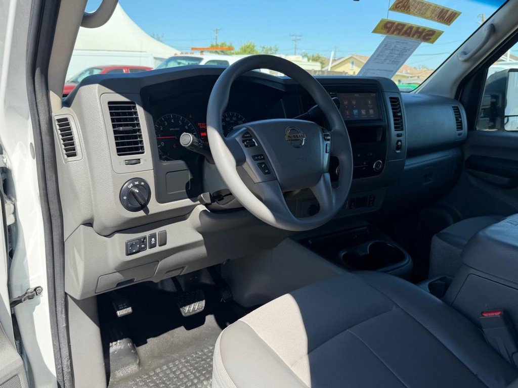 Used 2019 Nissan NV 3500 SL w/ Back Door Glass Package image 26