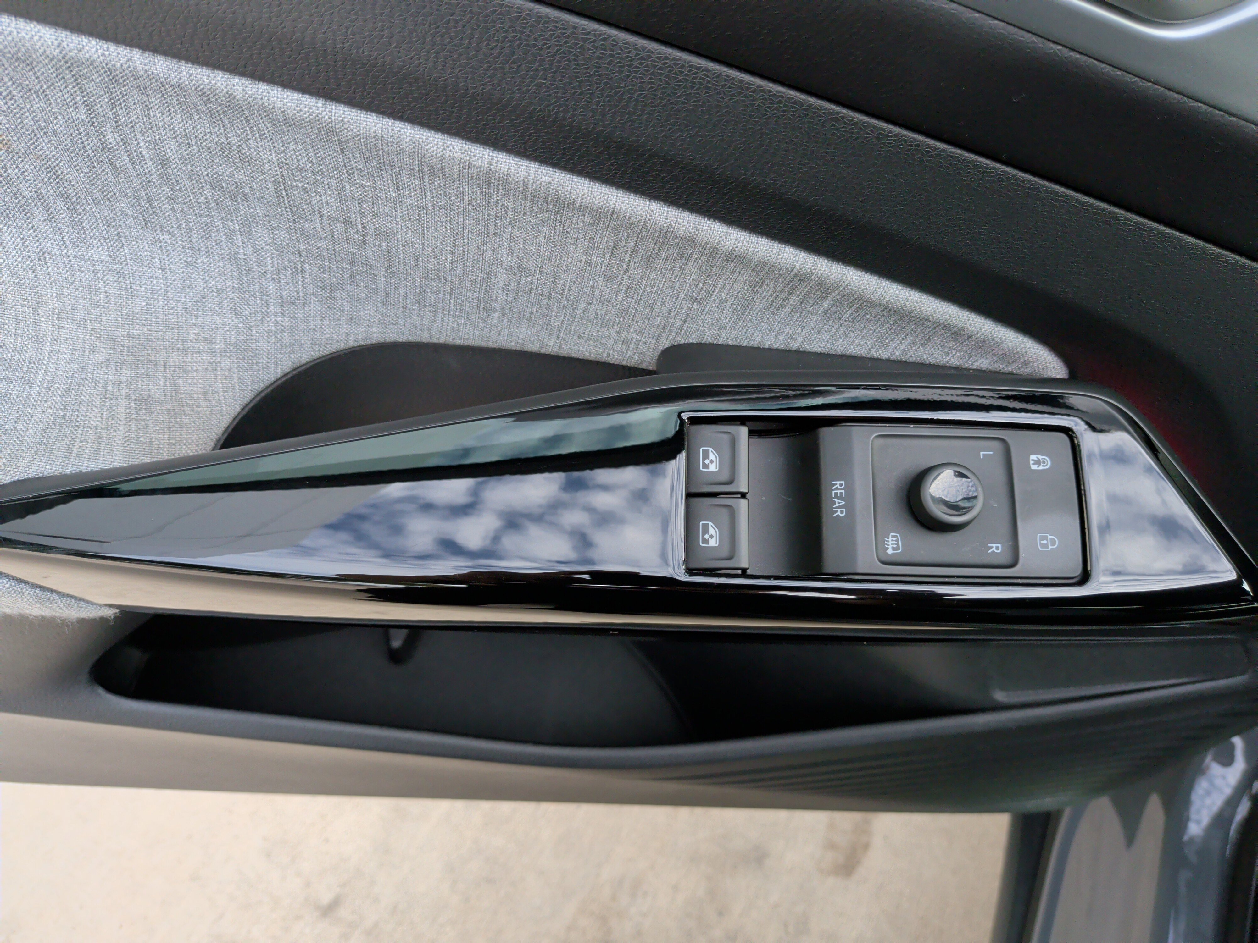 Used 2023 Volkswagen ID.4 Pro image 15