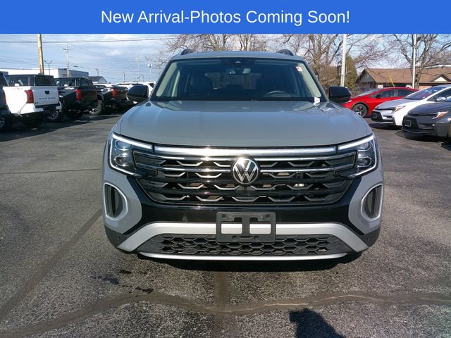 Used 2024 Volkswagen Atlas Peak Edition SEL AWD/4WD image 7