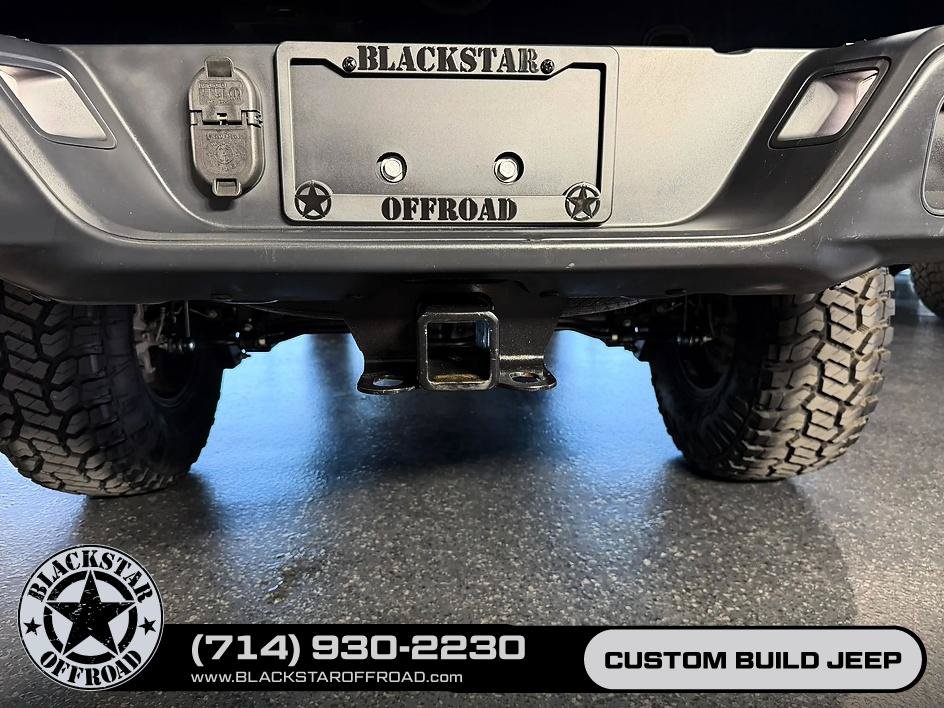 Used 2025 Jeep Gladiator Sport AWD/4WD image 11