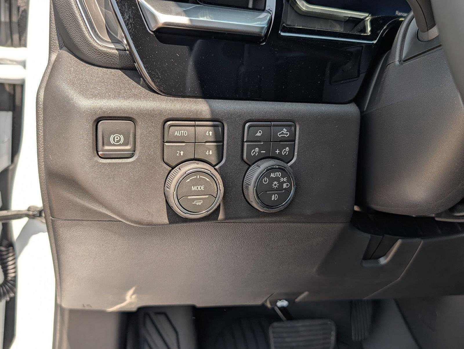 New 2026 Chevrolet Silverado 1500 LT Trail Boss w/ Safety Package AWD/4WD image 15