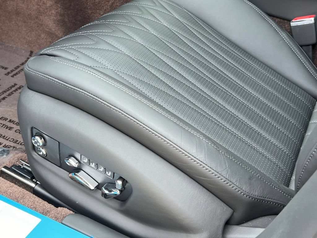 Used 2026 Bentley Flying Spur Plug-In Hybrid AWD/4WD image 36