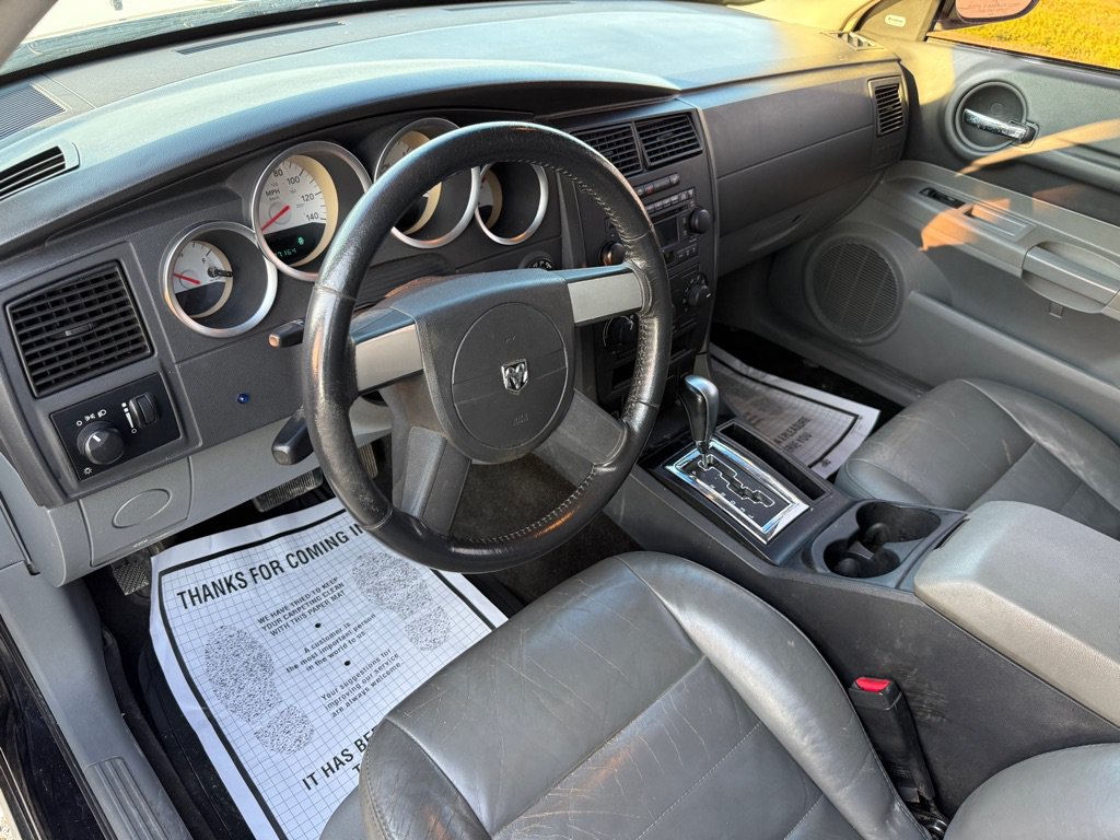 Used 2005 Dodge Magnum SE RWD image 10
