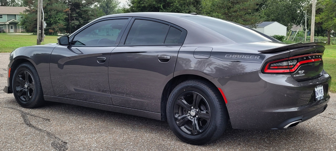 Used 2020 Dodge Charger SXT image 4