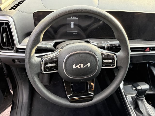 Used 2024 Kia Sorento LX FWD image 8