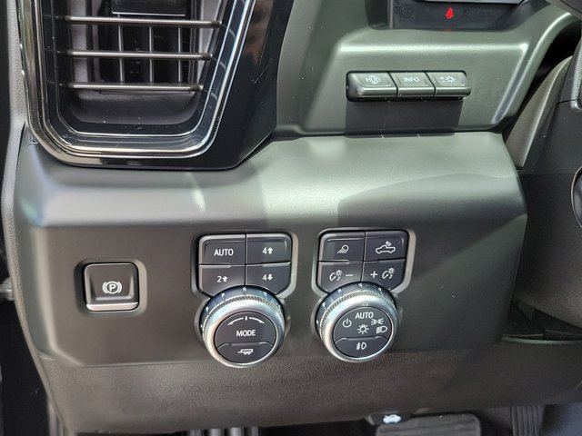 Used 2024 GMC Sierra 1500 AT4 w/ Technology Package AWD/4WD image 26