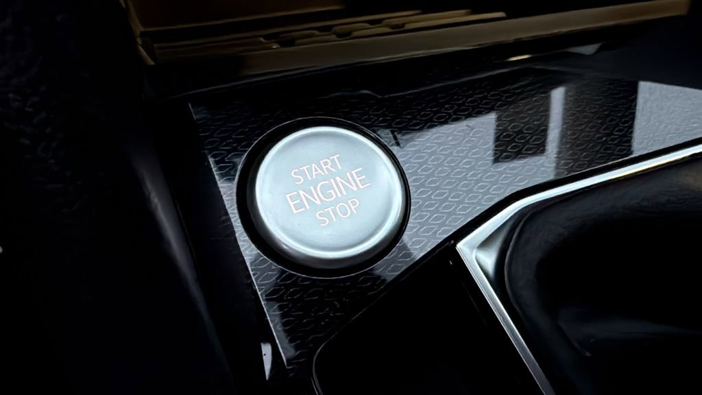 New 2026 Volkswagen Taos SE image 18