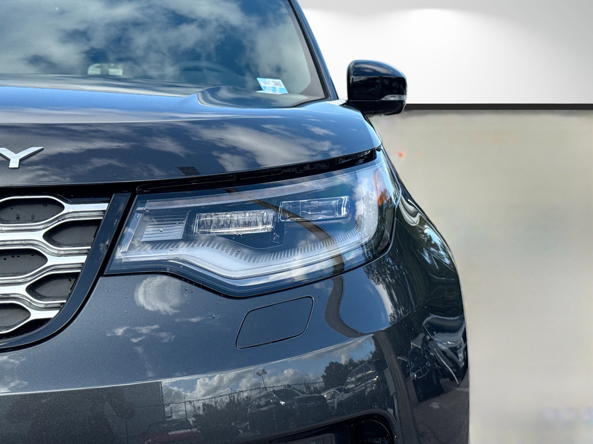 New 2026 Land Rover Discovery Limited Edition image 9