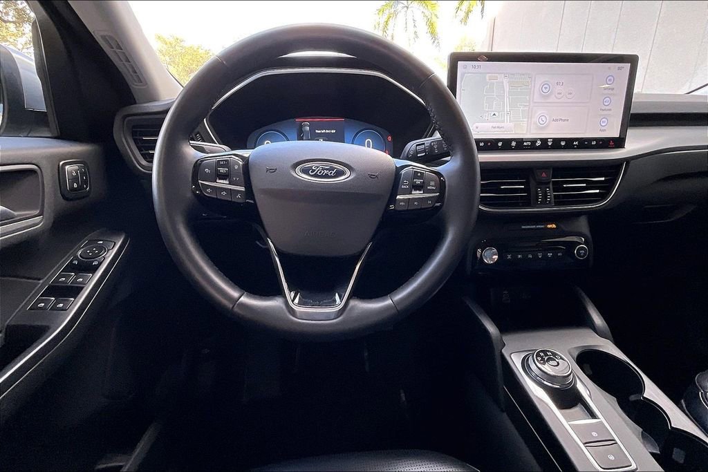 Used 2024 Ford Escape Platinum AWD/4WD image 5