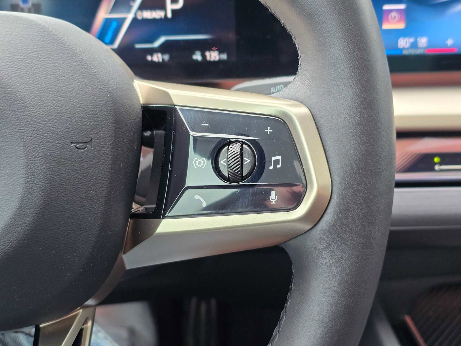 Used 2025 BMW i5 eDrive40i w/ M Sport Package image 28