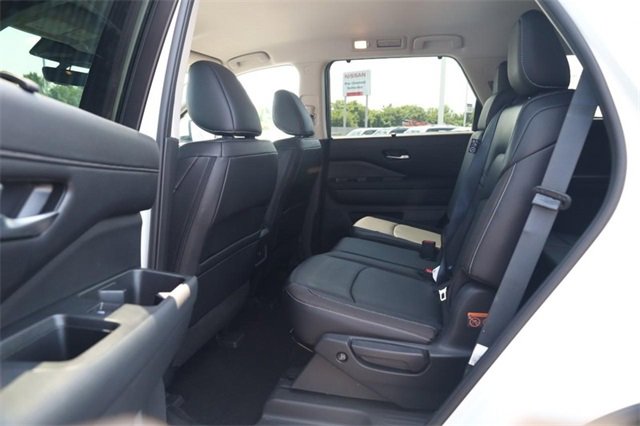 Certified 2024 Nissan Pathfinder SL image 23