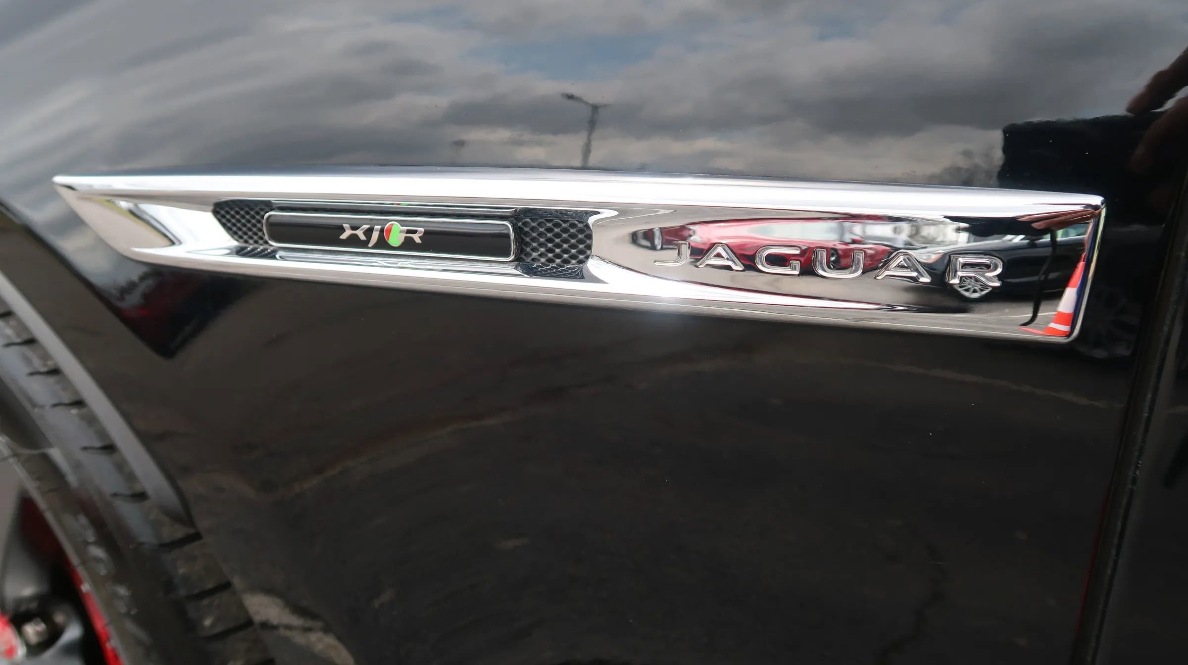 Used 2014 Jaguar XJ R LWB image 51