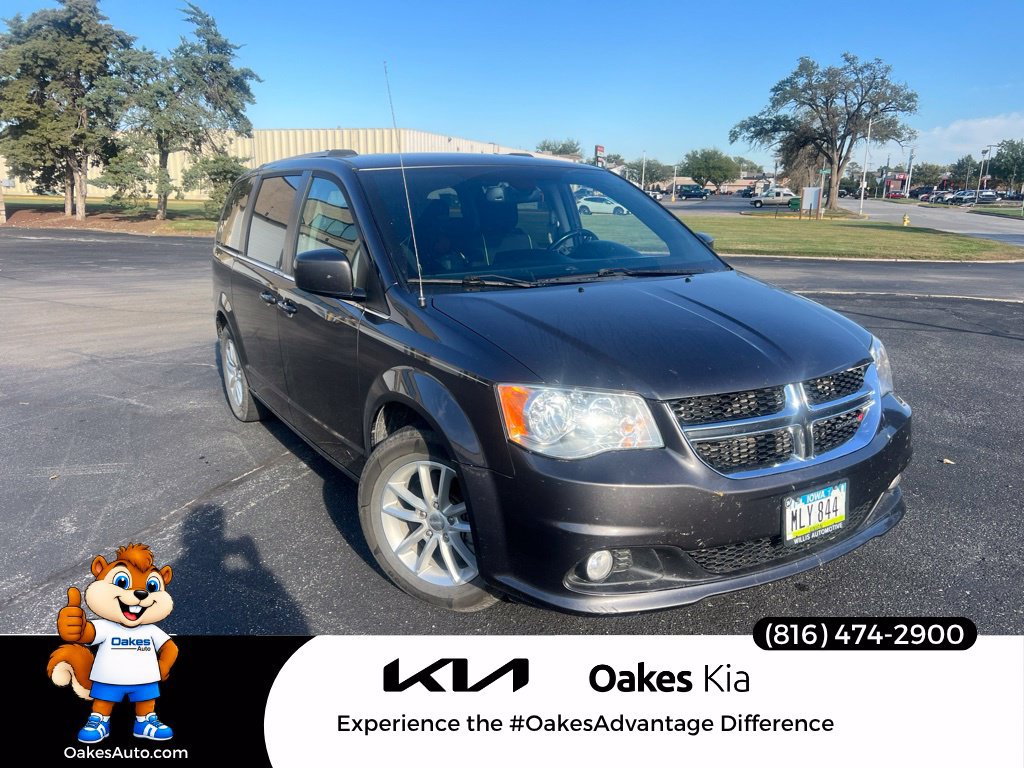Used 2020 Dodge Grand Caravan SXT FWD image 1