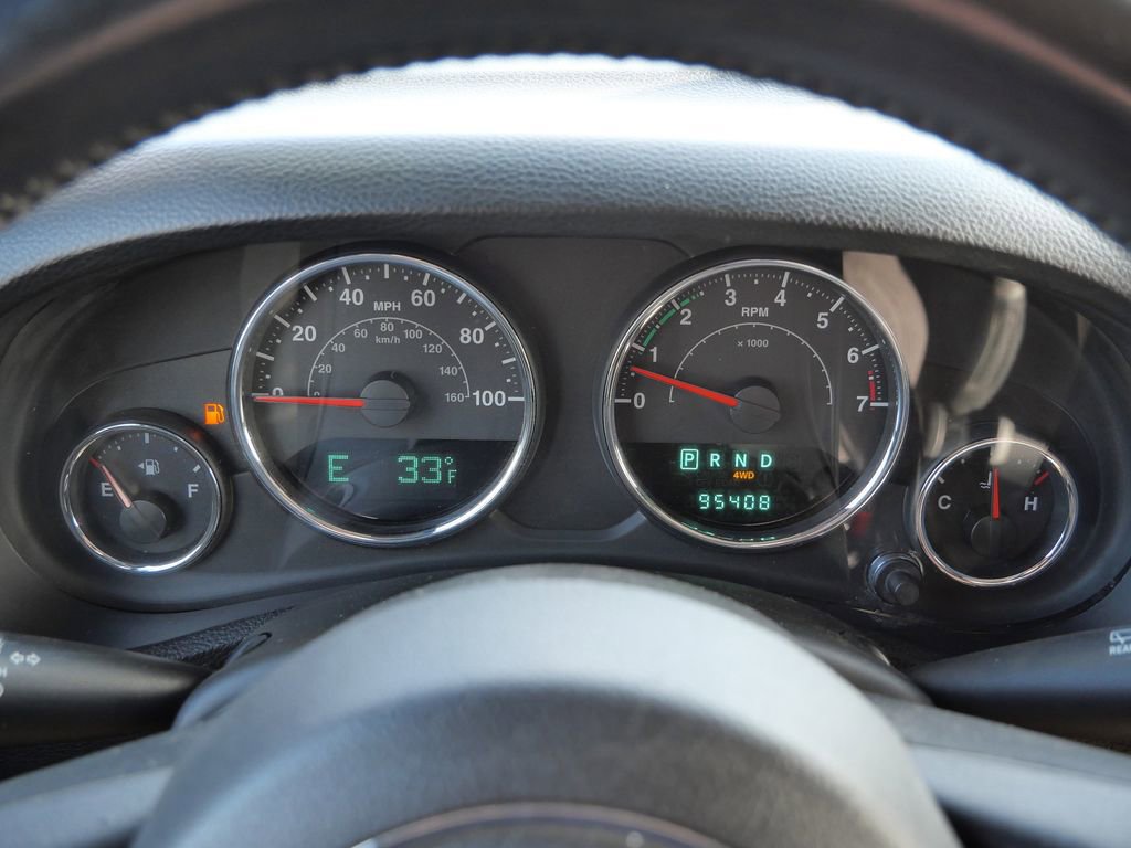 Used 2013 Jeep Wrangler Sport AWD/4WD image 30
