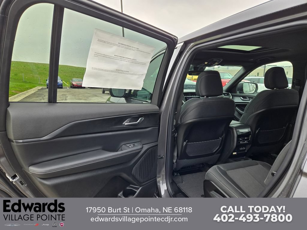 New 2026 Jeep Grand Cherokee L Laredo AWD/4WD image 25