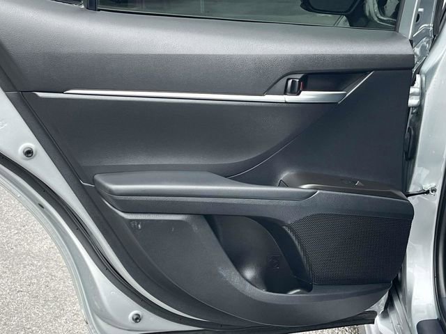 Used 2024 Toyota Camry SE image 16