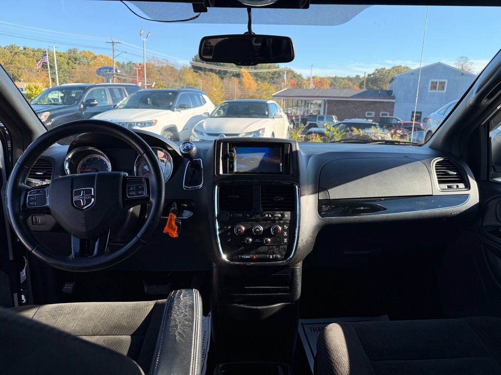 Used 2016 Dodge Grand Caravan SE image 18