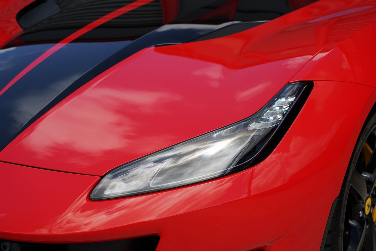 Used 2019 Ferrari Portofino image 19