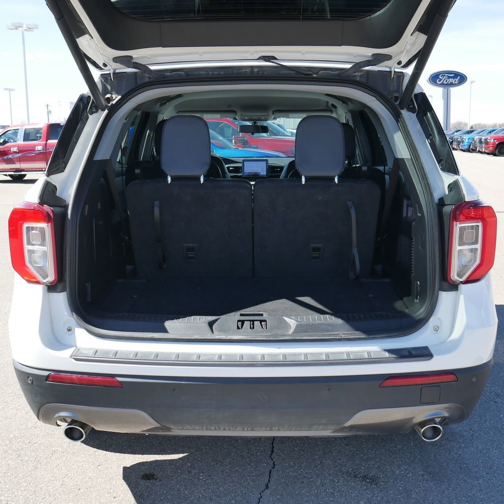 Used 2022 Ford Explorer XLT w/ Equipment Group 202A image 17