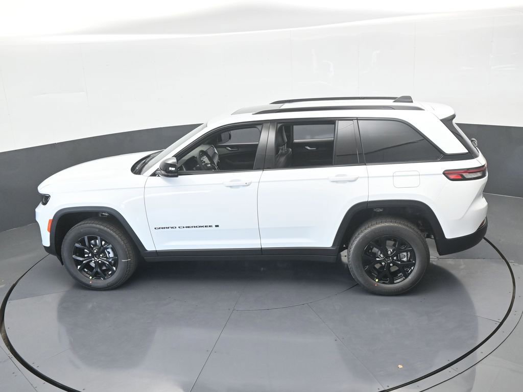 New 2025 Jeep Grand Cherokee Altitude image 43