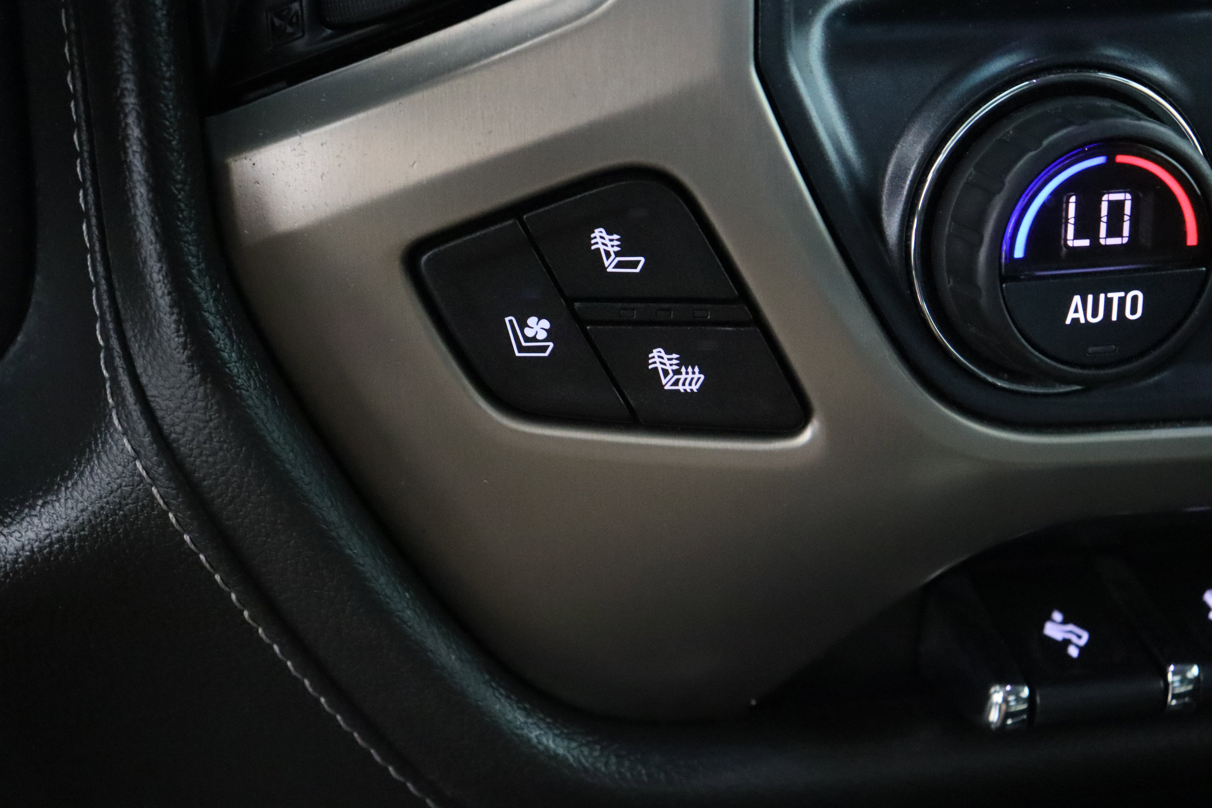 Used 2018 GMC Sierra 1500 Denali RWD image 23