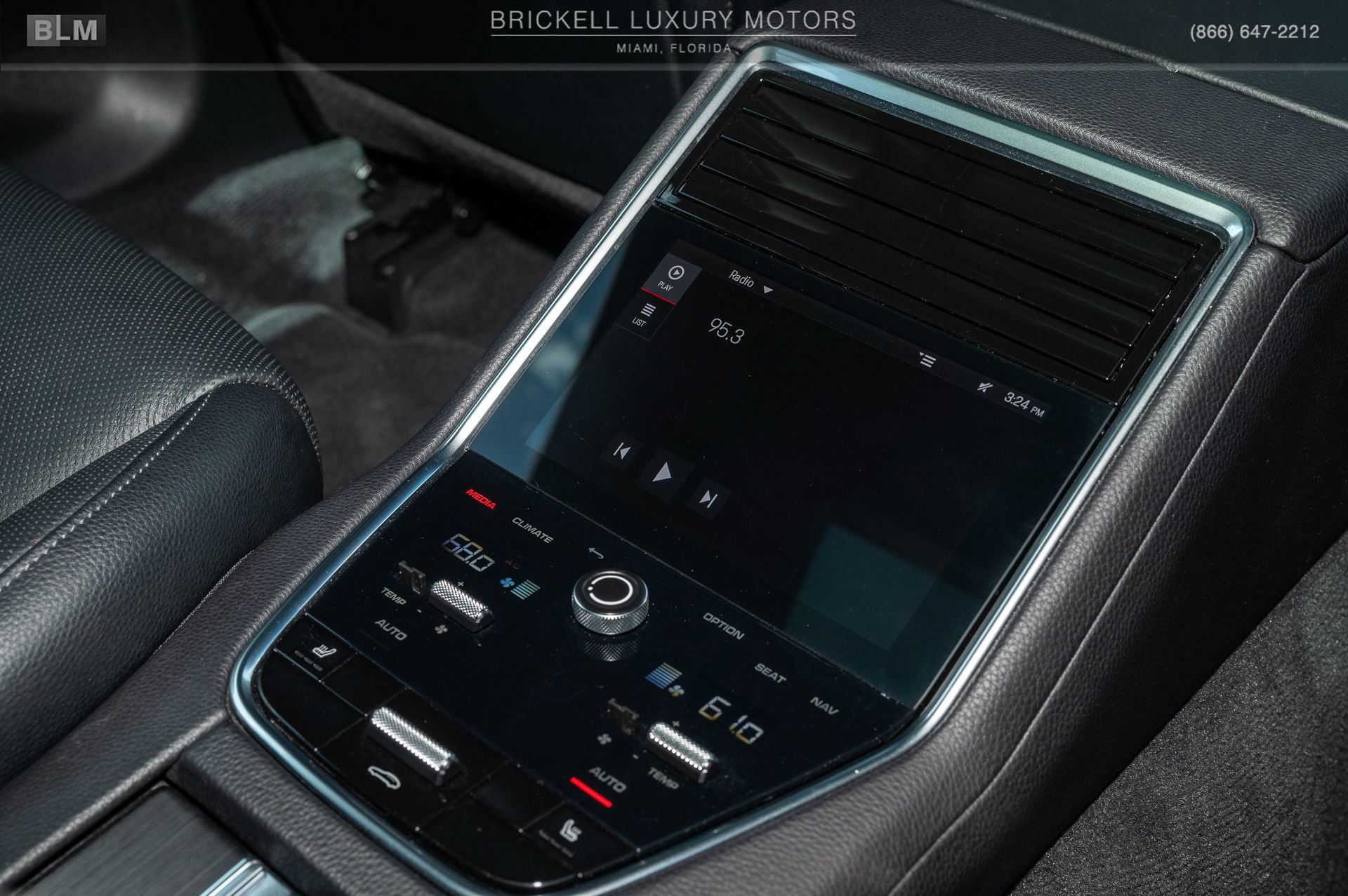 Used 2022 Porsche Panamera 4 Platinum Edition image 24