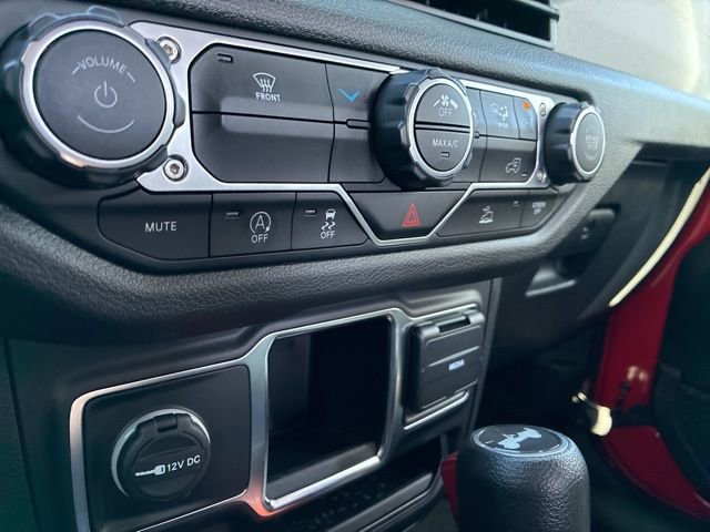 Used 2024 Jeep Wrangler Sport image 31