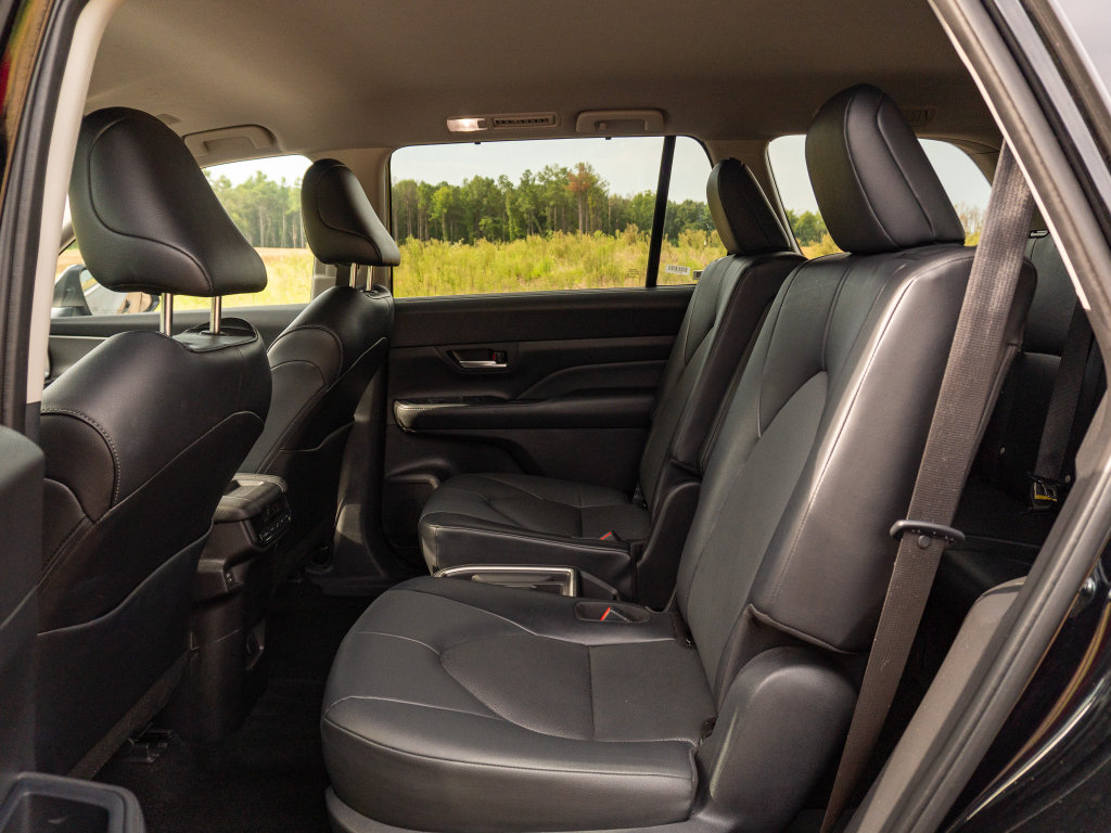 Used 2025 Toyota Grand Highlander AWD image 14