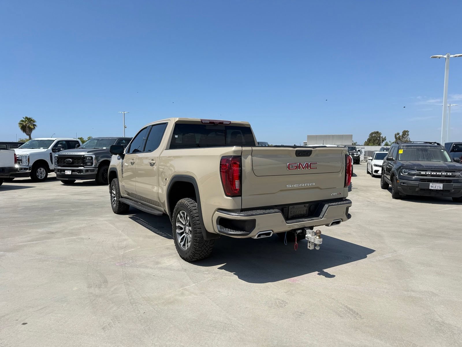Used 2023 GMC Sierra 1500 AT4 w/ AT4 Premium Package AWD/4WD image 2
